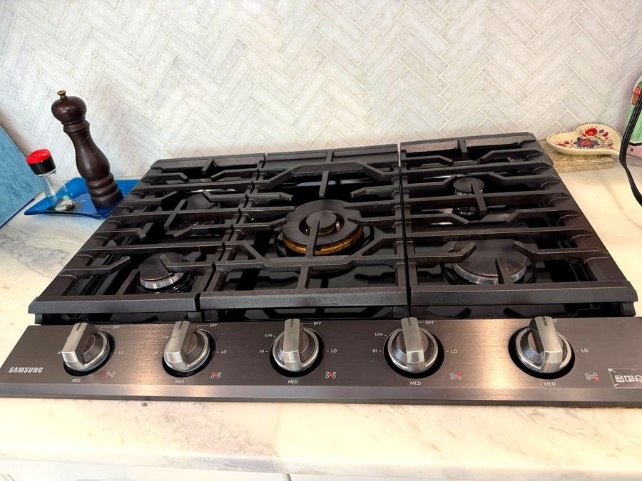 Samsung cooktop repair by Lankon Appliance technician in Queens NY